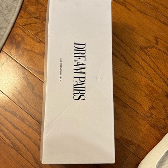 COPY - Dream Pairs Size 9.5 White memory foam flats. - Picture 8 of 12